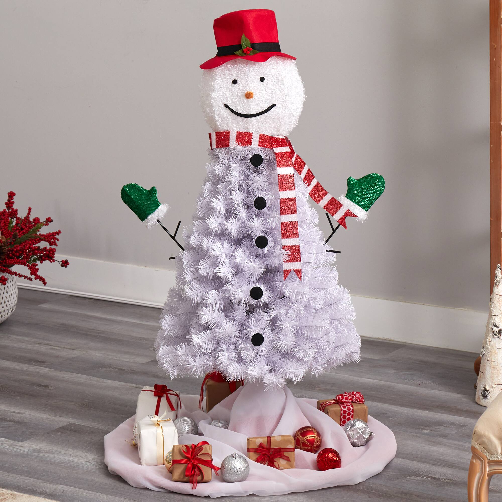 4ft. Unlit Snowman Artificial Christmas Tree